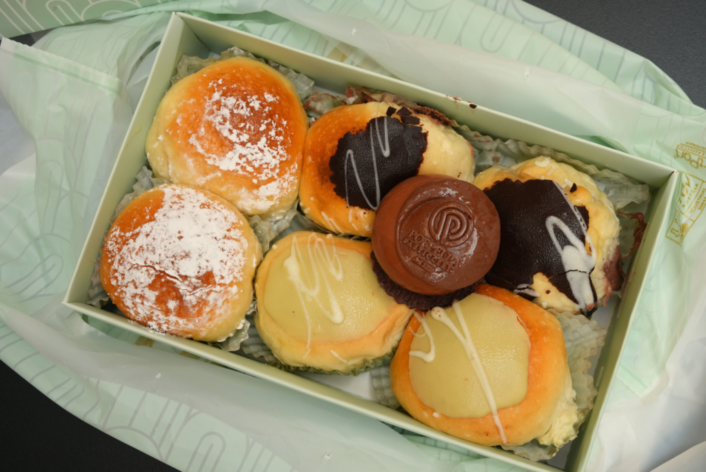 ナポリの名門洋菓子店「ポッペッラ（Pasticceria Poppella）」の超人気スイーツ「フィオッコ・ディ・ネーヴェ（Fiocco di Neve）」