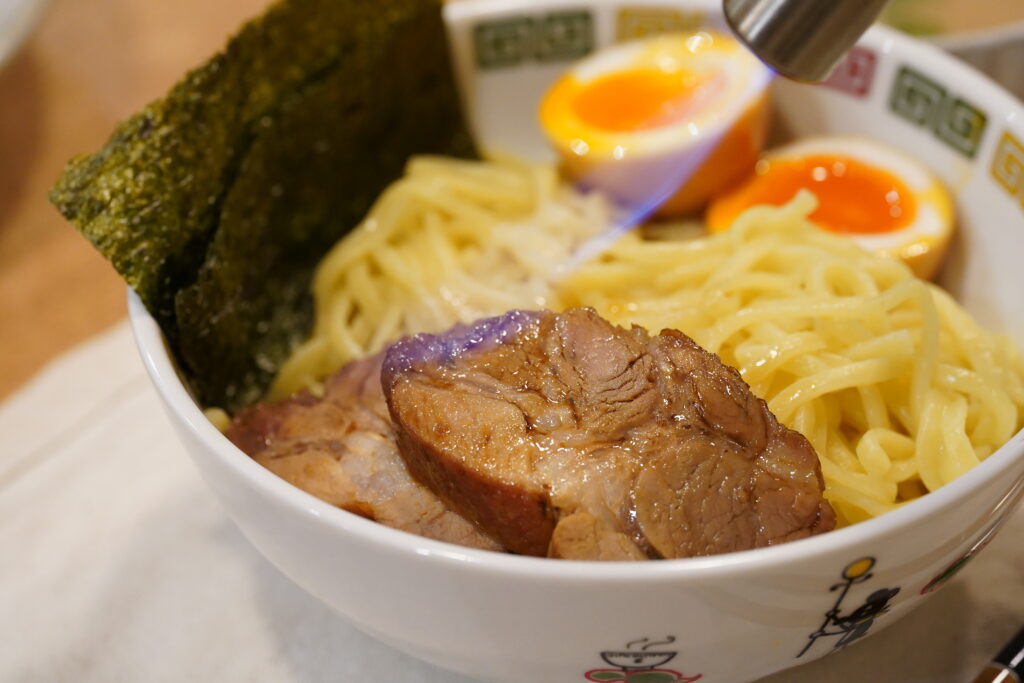 バーナーで炙る写真