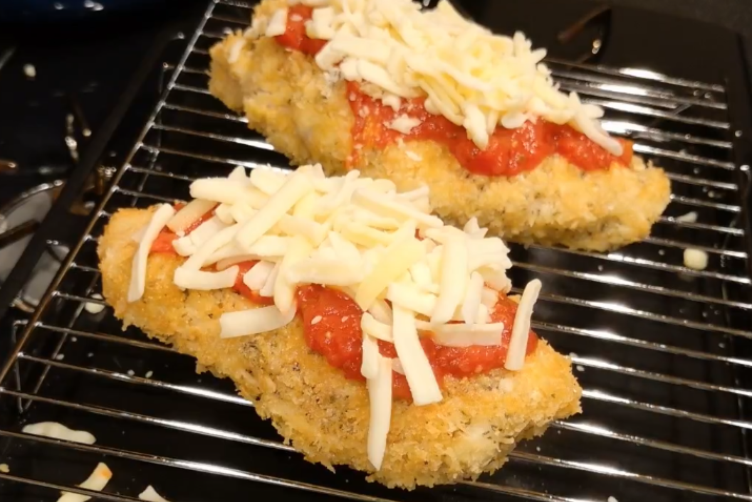 チキンパルミジャーノをオーブンに入れる前の写真