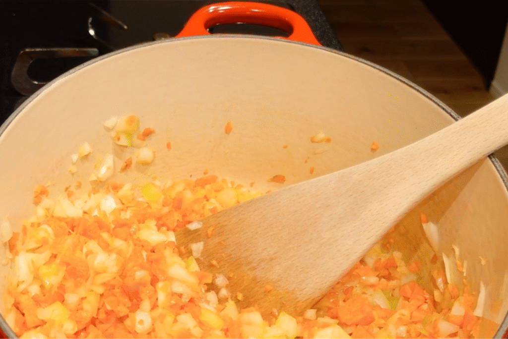 ミネストローネを作る写真