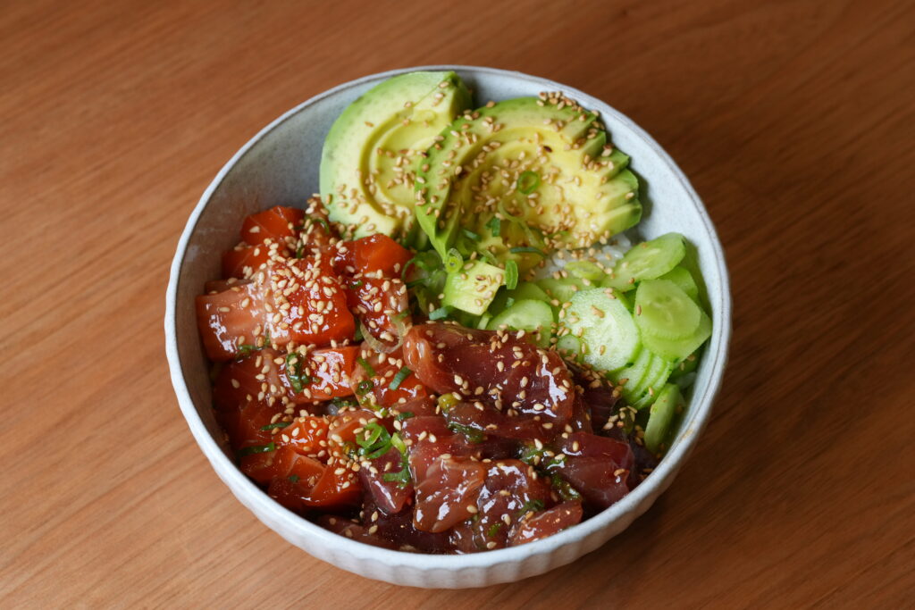 ハワイアンなポキ丼の写真