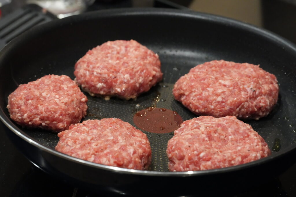 ハンバーグを焼く前の写真