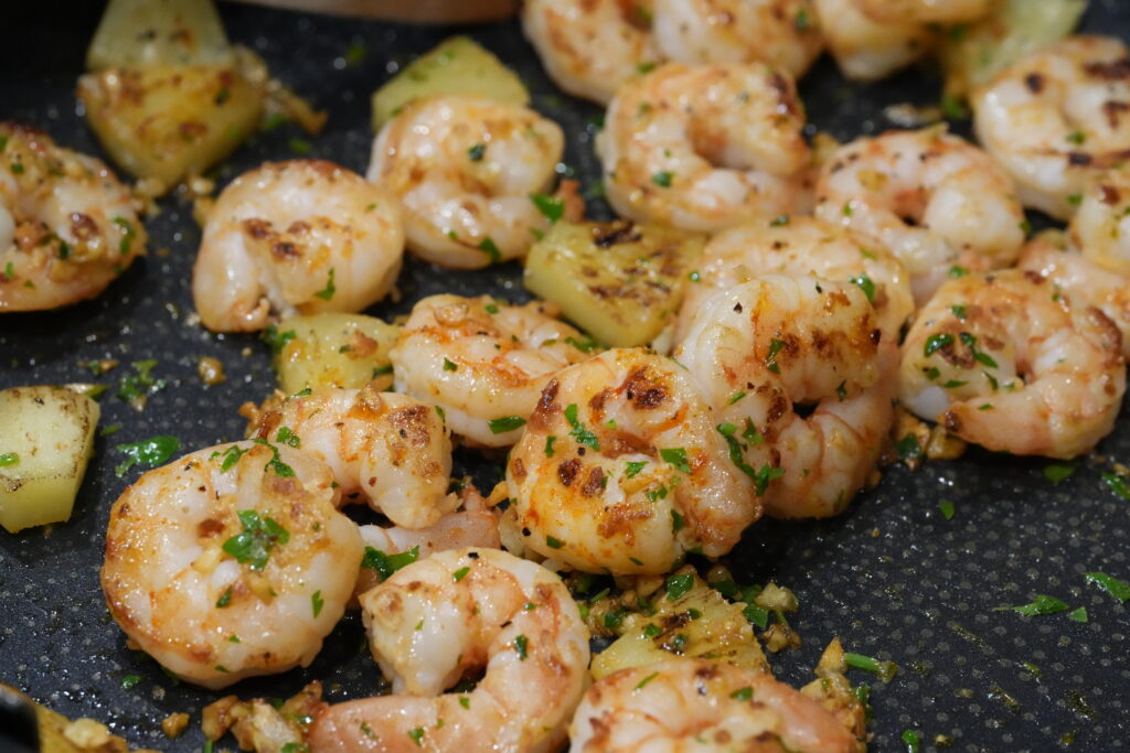 パイナップル入りガーリックシュリンプの写真