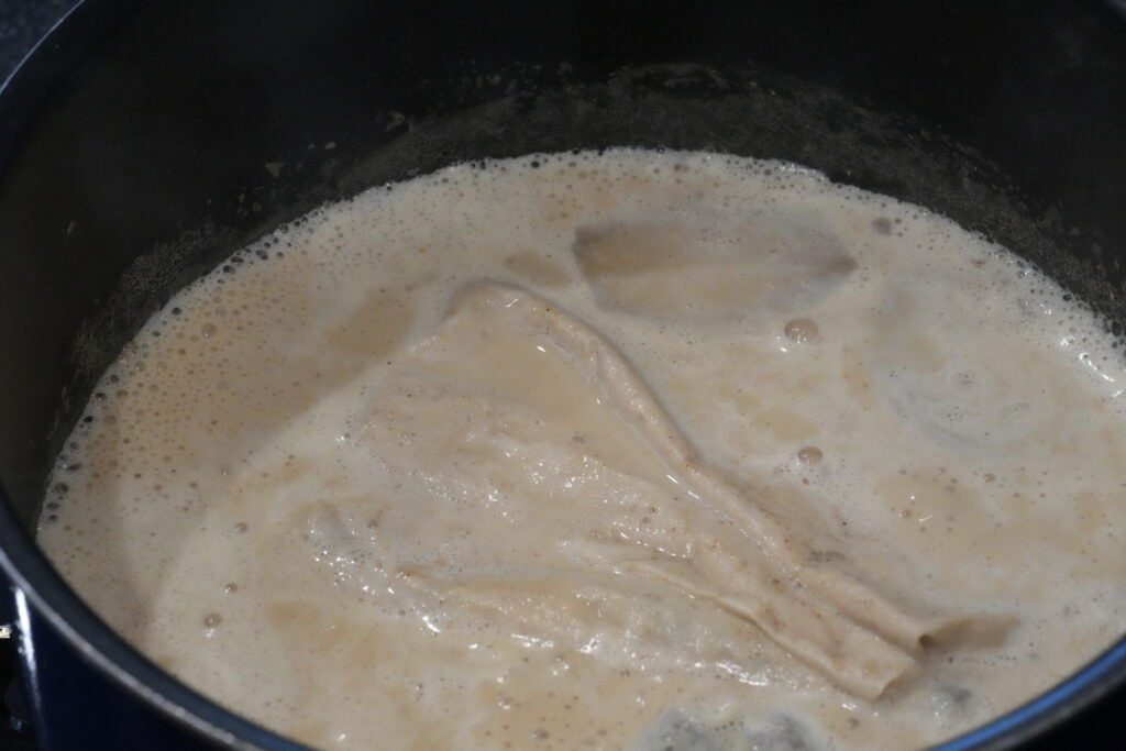 チャイティーを作る工程の写真