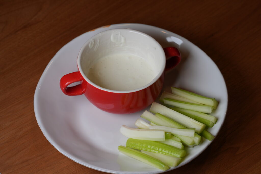 セロリとブルーチーズソースの写真